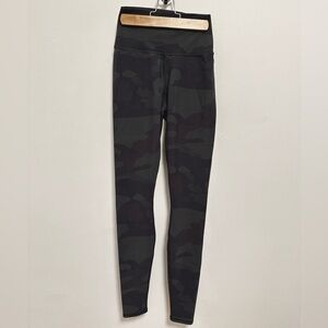 ALO Yoga High-Waist Camo Vapor Hunter Camouflage Leggings SIZE XXS/00-0 Rn 87370